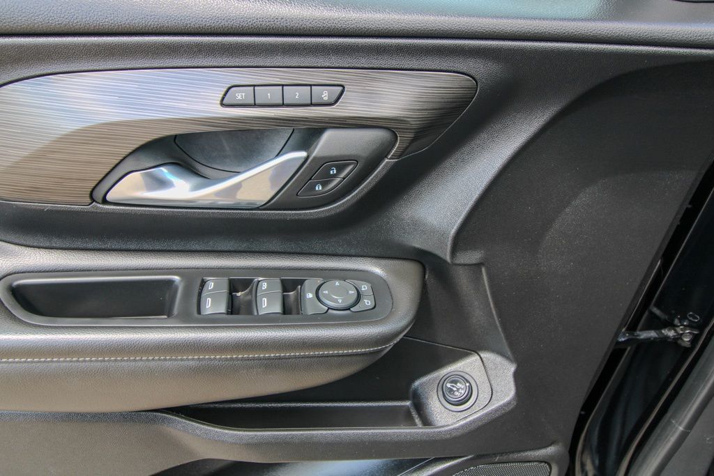 2023 GMC Terrain SLT - Photo 12