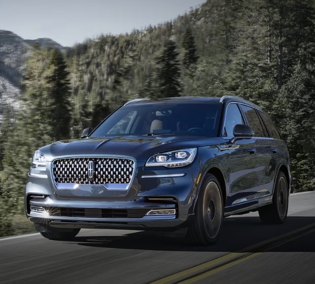 Lincoln Aviator running on street
