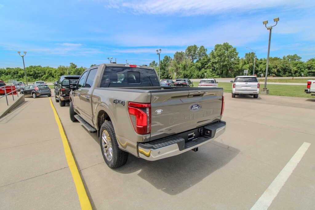2025 Ford F-150 XLT photo 4