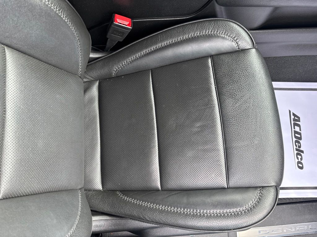 2024 GMC Yukon Denali - Photo 48