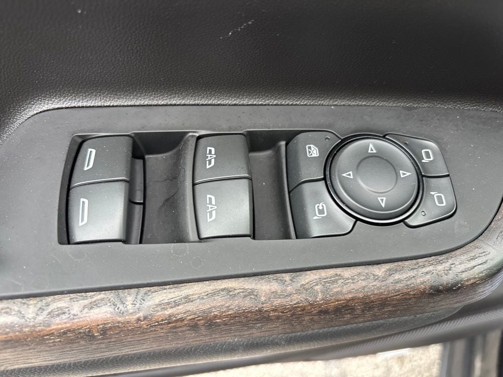 2023 GMC Acadia Denali - Photo 16