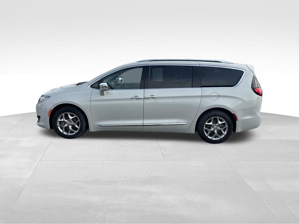 Used 2017 Chrysler Pacifica Limited Van