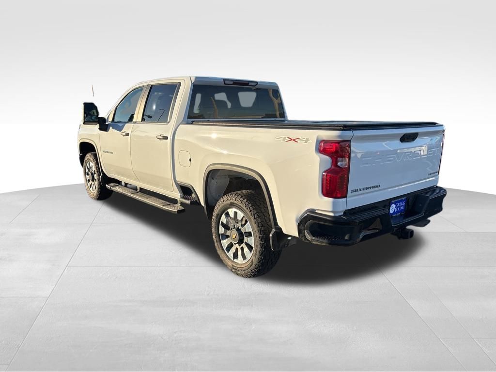 2022 Chevrolet Silverado 2500HD Custom photo 2