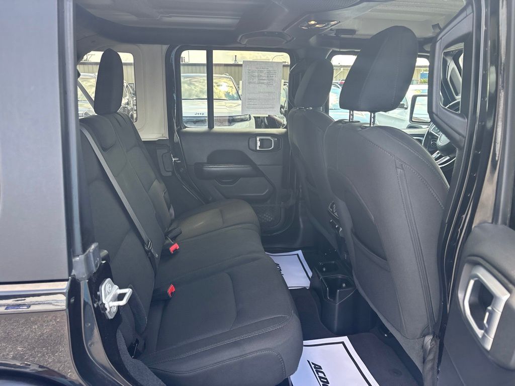 2020 Jeep Wrangler Unlimited Sahara - Photo 37