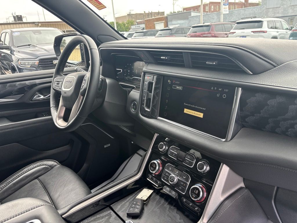2024 GMC Yukon Denali - Photo 49