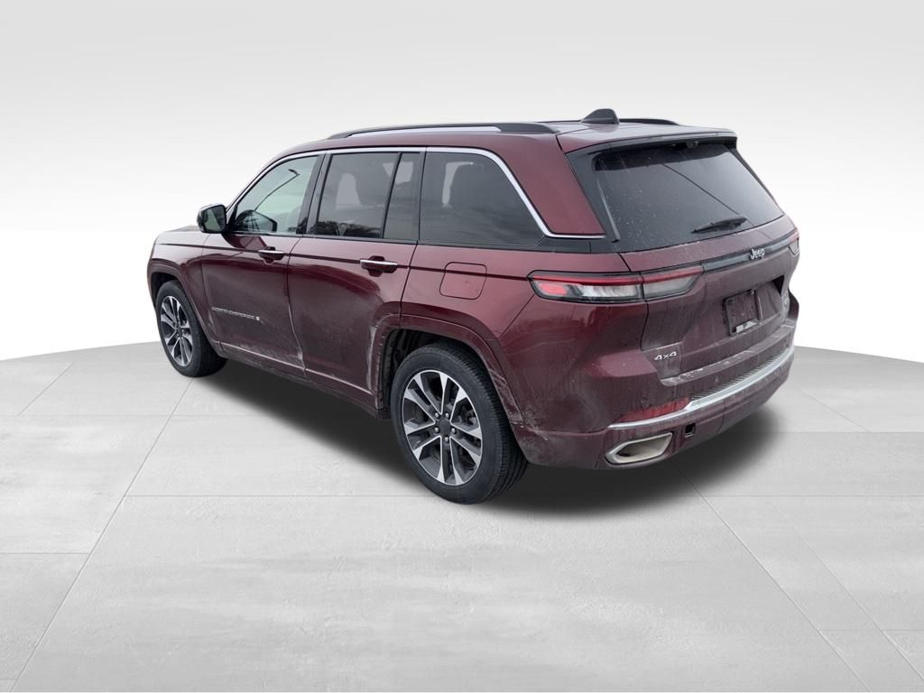 2023 Jeep Grand Cherokee Overland photo 3