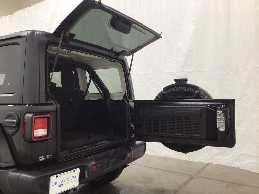 2020 Jeep Wrangler Unlimited Sahara - Photo 23
