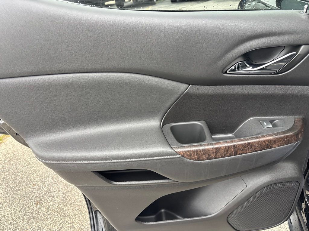 2023 GMC Acadia Denali - Photo 37