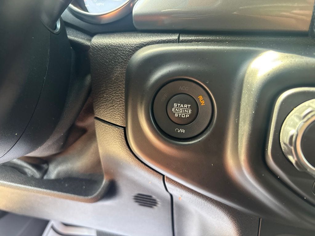 2020 Jeep Wrangler Unlimited Sahara - Photo 25