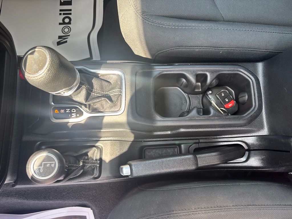 2020 Jeep Wrangler Unlimited Sahara - Photo 28