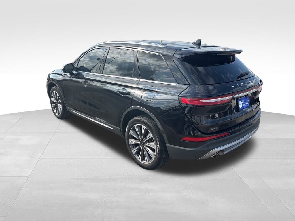 2022 Lincoln Corsair Reserve photo 3