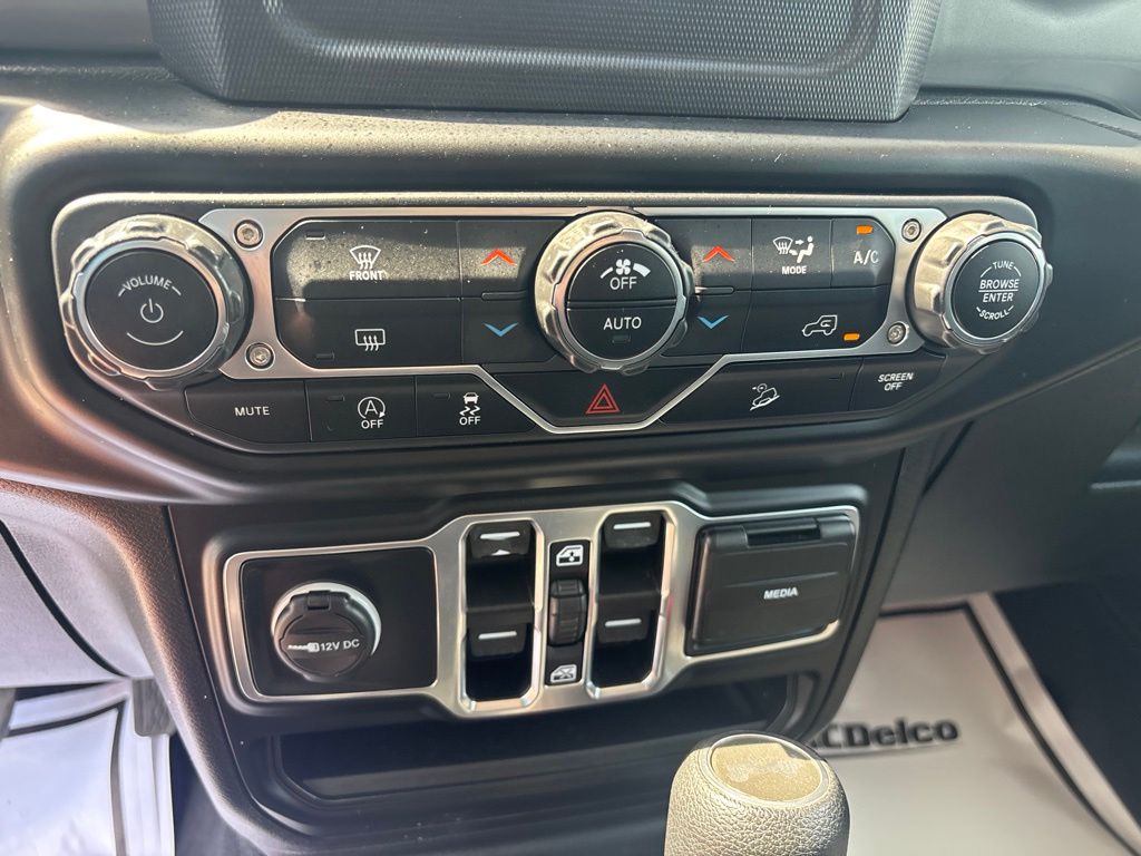 2020 Jeep Wrangler Unlimited Sahara - Photo 27