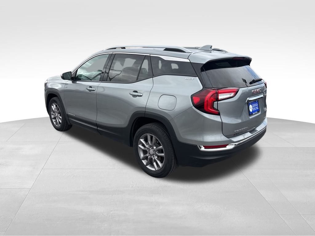 2024 Gmc Terrain SLT photo 3