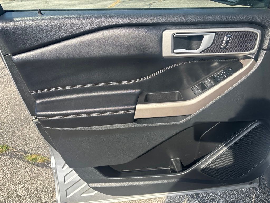 2023 Ford Explorer XLT - Photo 17