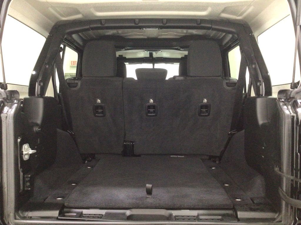 2020 Jeep Wrangler Unlimited Sahara - Photo 24
