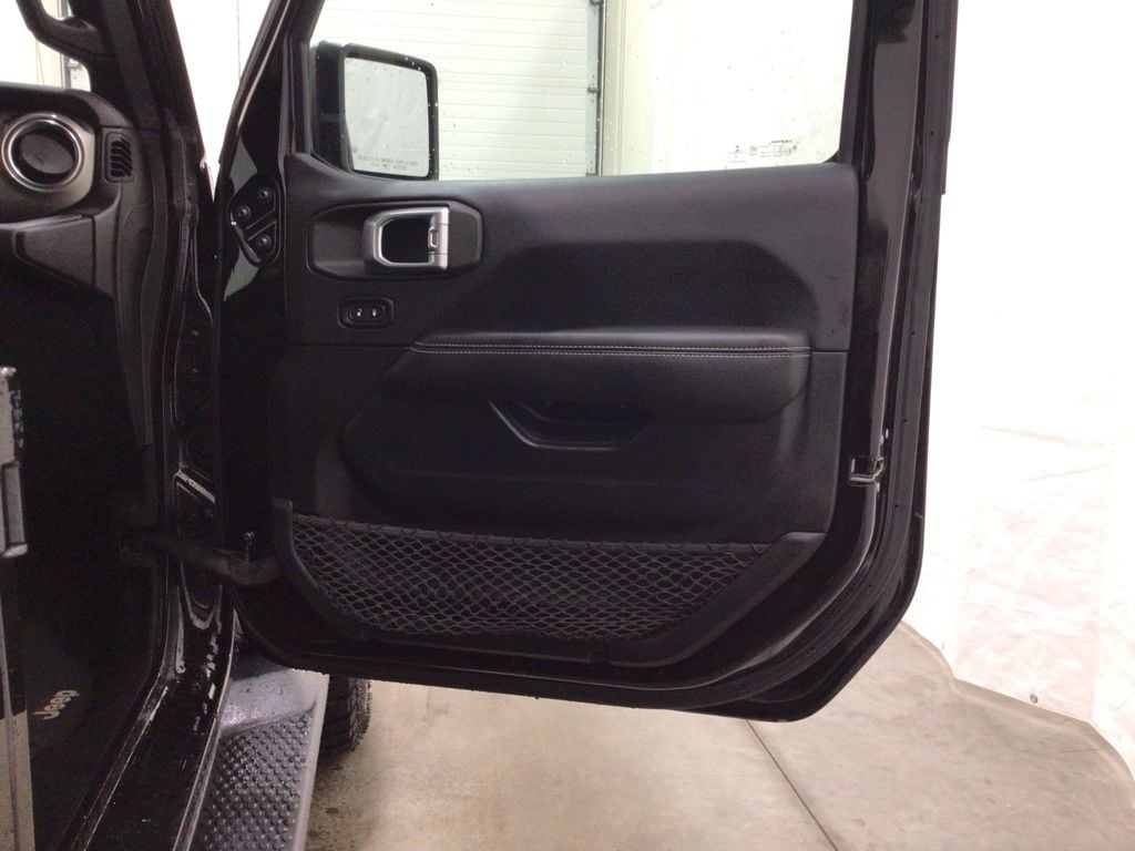 2020 Jeep Wrangler Unlimited Sahara - Photo 35