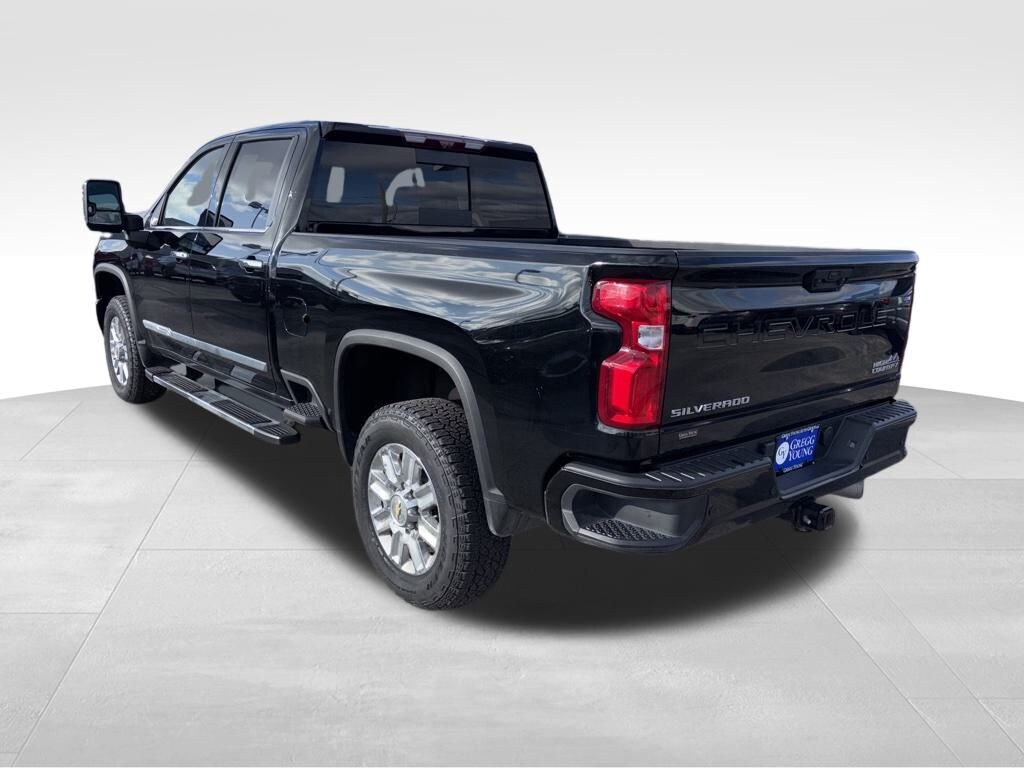 Used 2024 Chevrolet Silverado 2500 HD High Country Truck Crew Cab