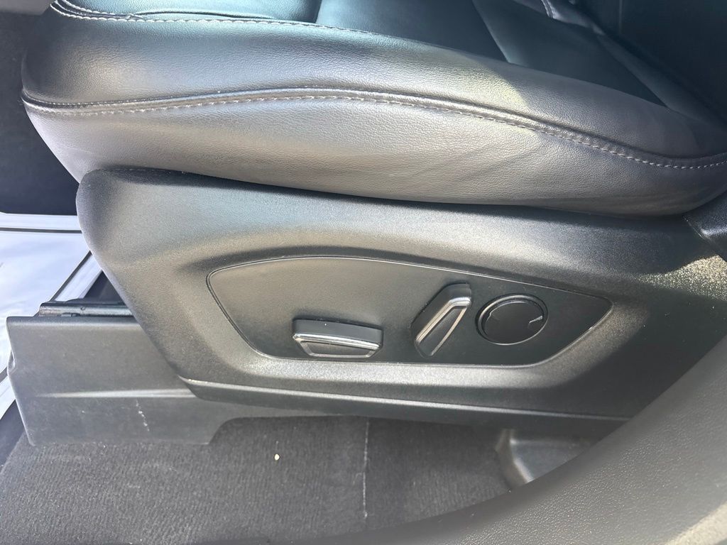 2023 Ford Explorer XLT - Photo 21
