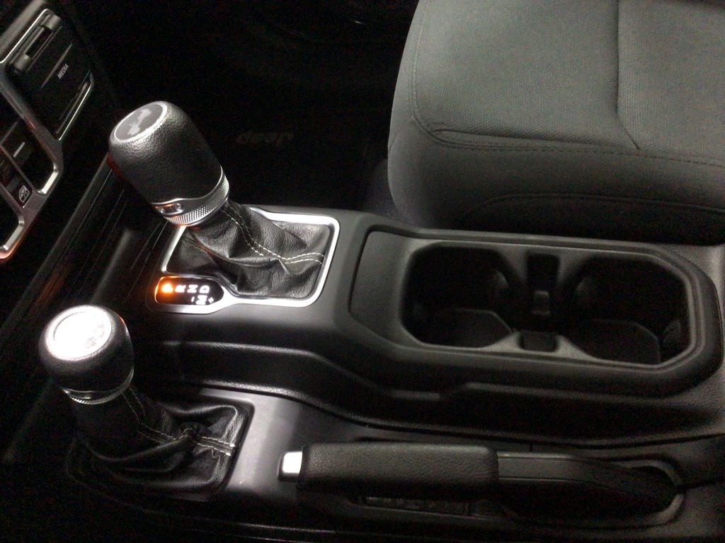 2020 Jeep Wrangler Unlimited Sahara - Photo 16