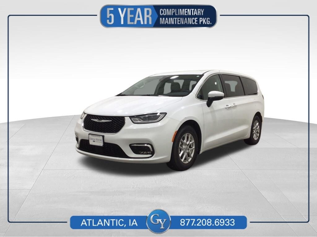 Used 2023 Chrysler Pacifica Touring L Van Passenger Van