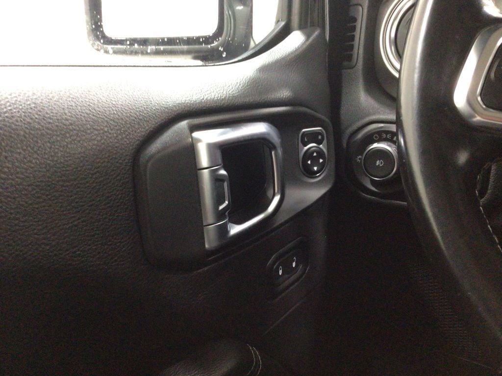 2020 Jeep Wrangler Unlimited Sahara - Photo 18