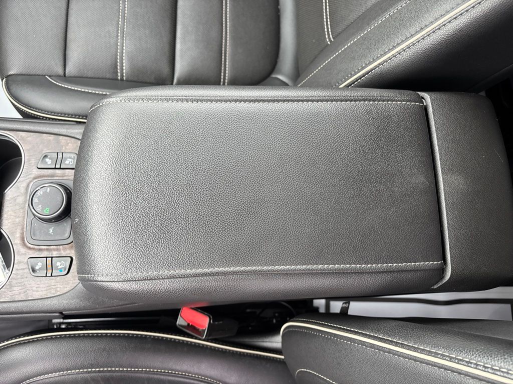 2023 GMC Acadia Denali - Photo 31