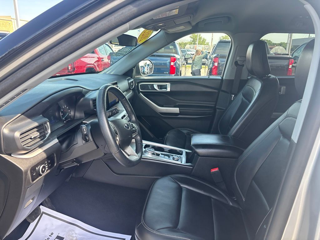 2023 Ford Explorer XLT - Photo 16