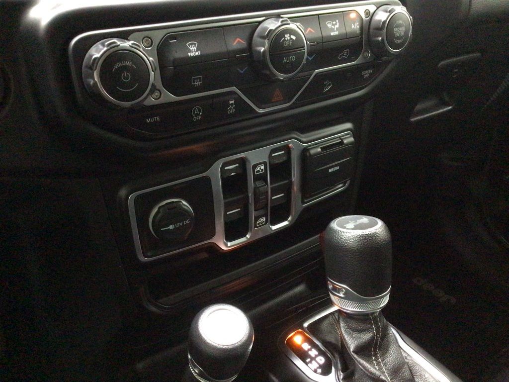 2020 Jeep Wrangler Unlimited Sahara - Photo 15