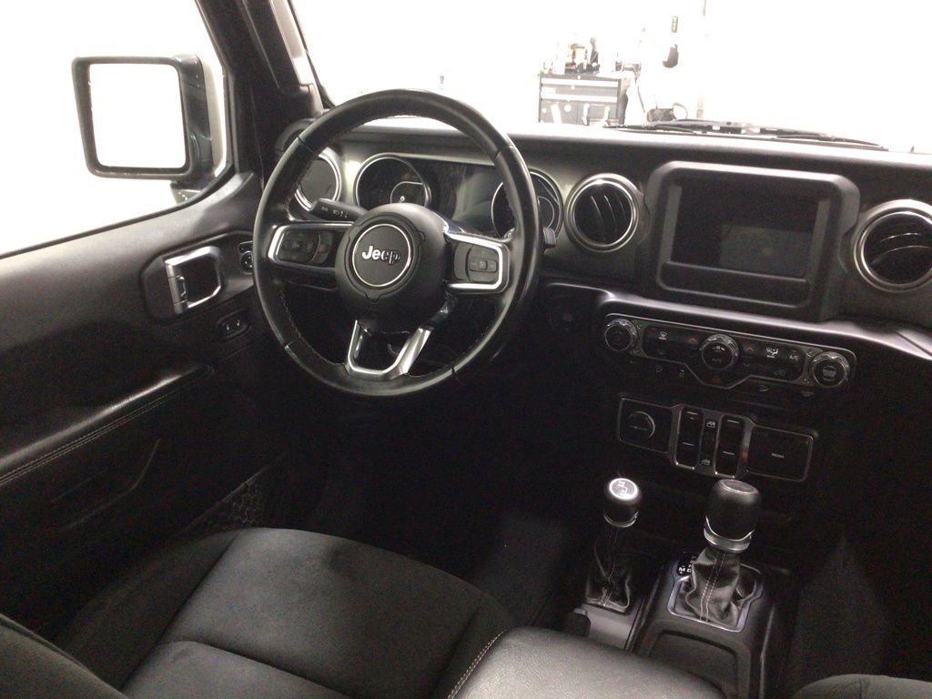 2020 Jeep Wrangler Unlimited Sahara - Photo 17