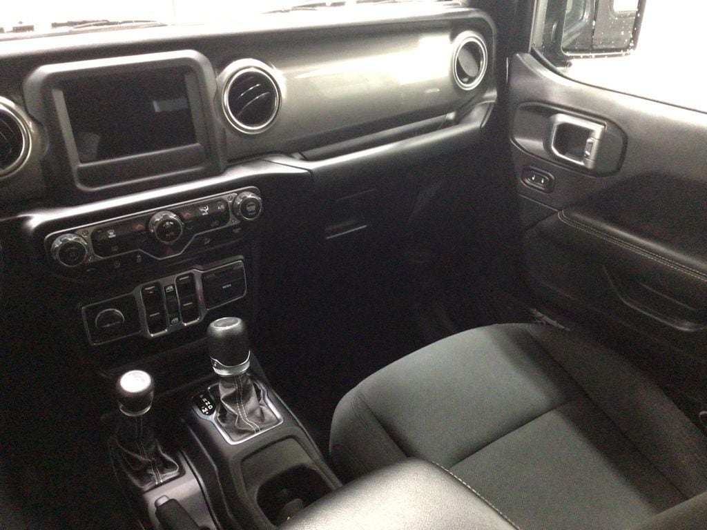 2020 Jeep Wrangler Unlimited Sahara - Photo 33