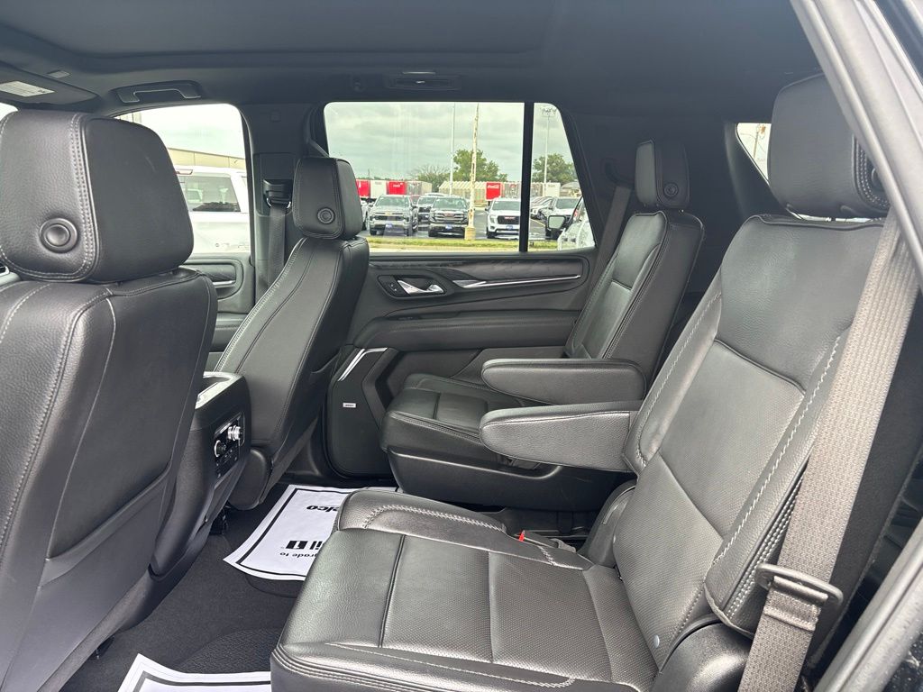 2024 GMC Yukon Denali - Photo 35