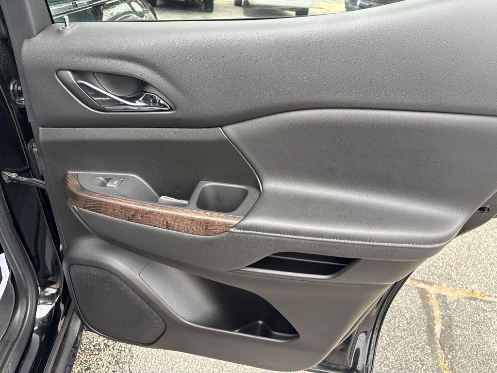 2023 GMC Acadia Denali - Photo 43