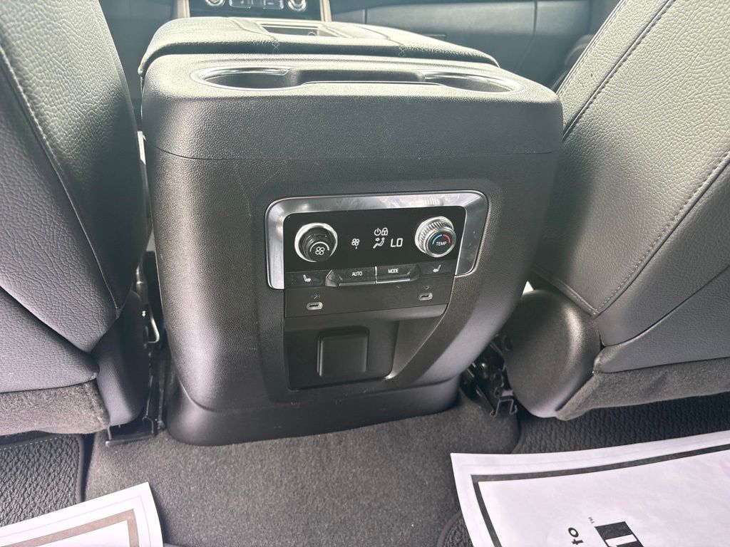 2024 GMC Yukon Denali - Photo 39
