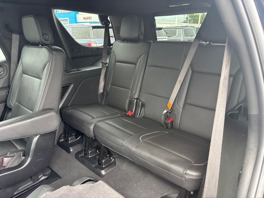 2024 GMC Yukon Denali - Photo 38
