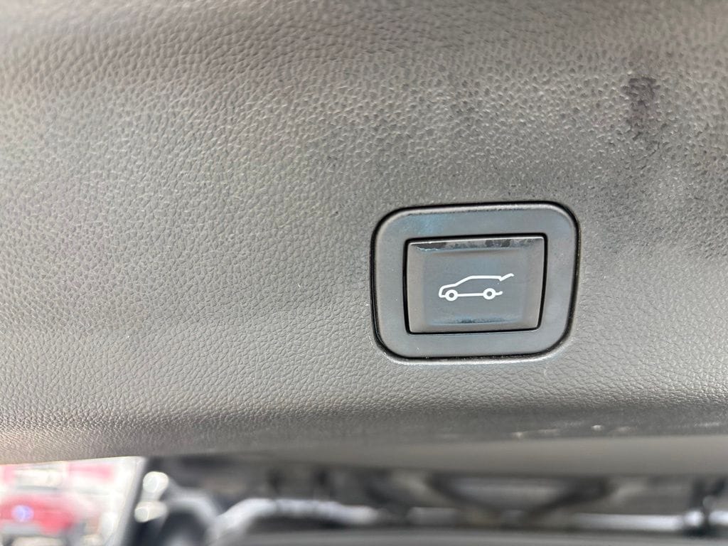 2024 GMC Yukon Denali - Photo 41