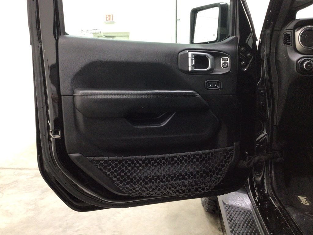 2020 Jeep Wrangler Unlimited Sahara - Photo 19