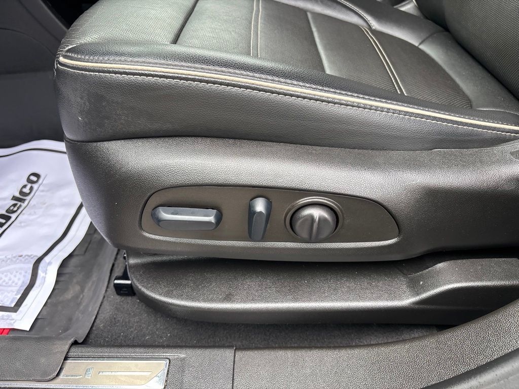 2023 GMC Acadia Denali - Photo 21