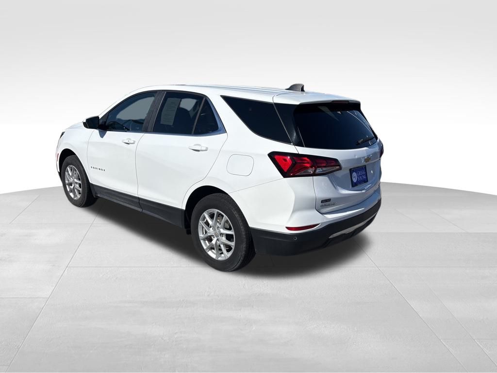 2024 Chevrolet Equinox LT photo 3