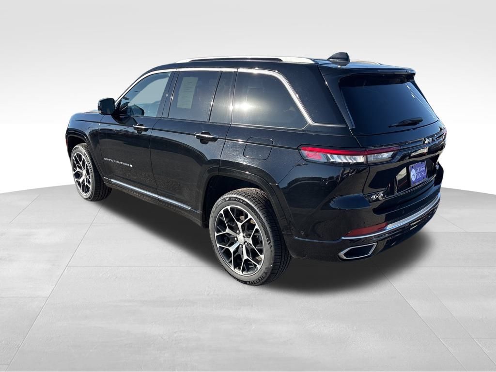 2022 Jeep Grand Cherokee Summit Reserve photo 3