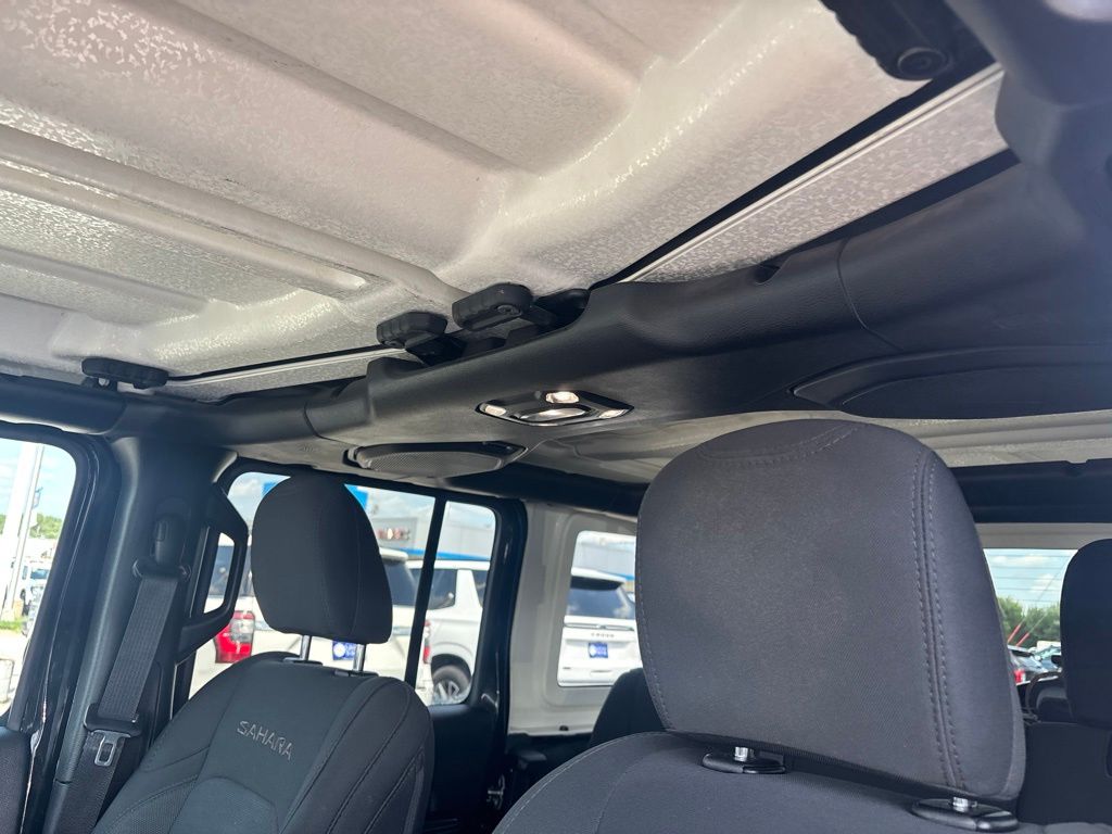 2020 Jeep Wrangler Unlimited Sahara - Photo 32