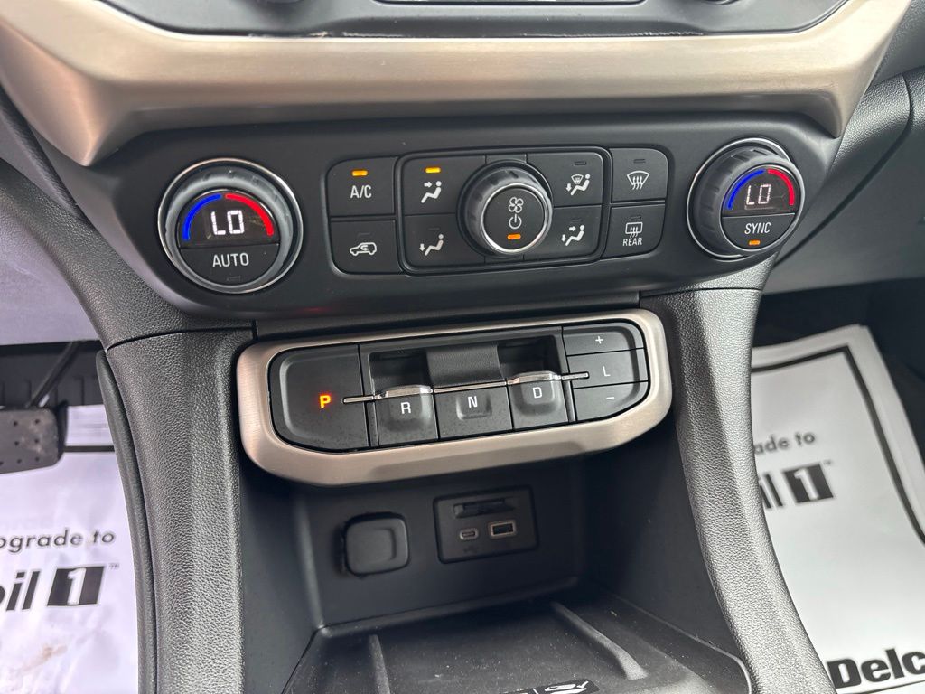 2023 GMC Acadia Denali - Photo 28