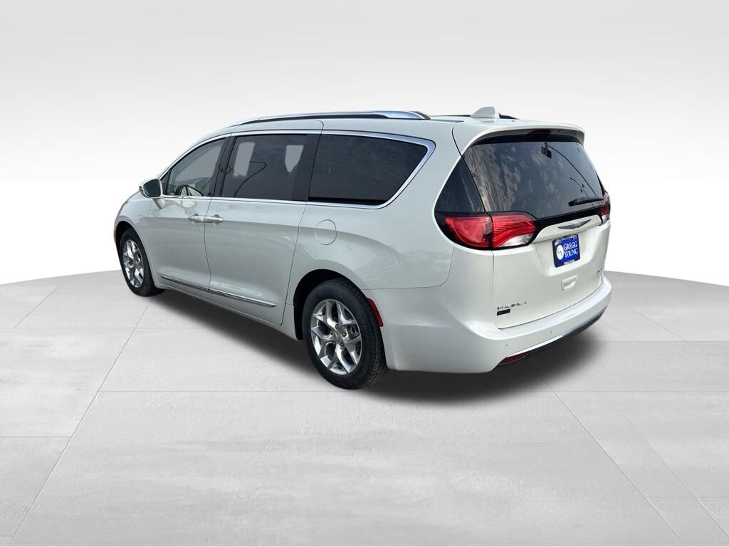 Used 2017 Chrysler Pacifica Limited Van