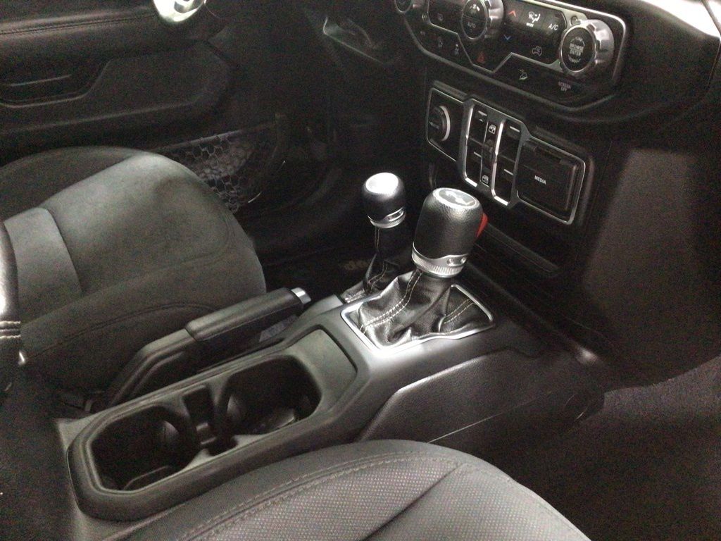 2020 Jeep Wrangler Unlimited Sahara - Photo 32