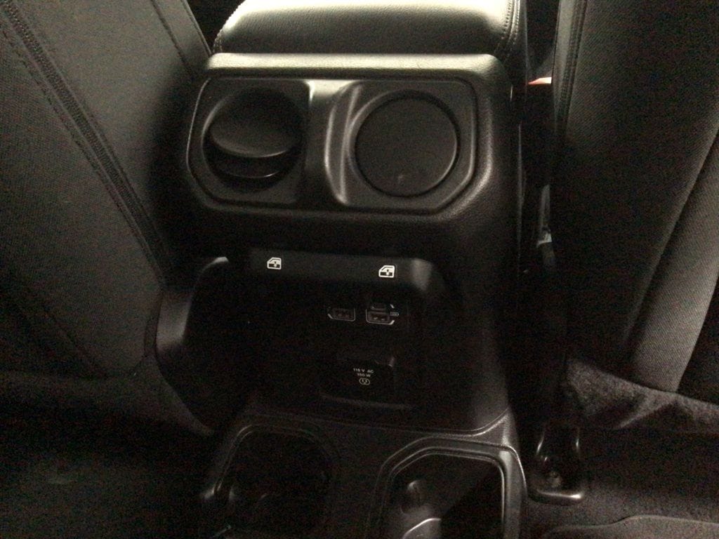 2020 Jeep Wrangler Unlimited Sahara - Photo 29