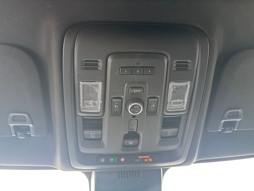 2024 GMC Yukon Denali - Photo 32