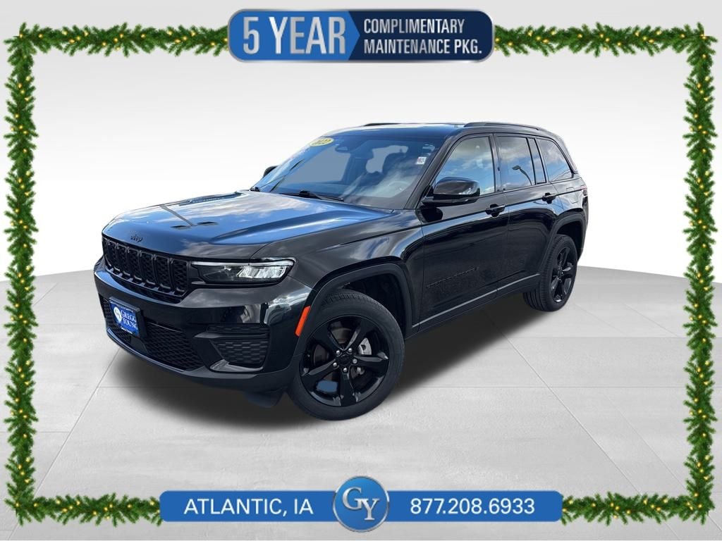 2022 Jeep Grand Cherokee Altitude's photo