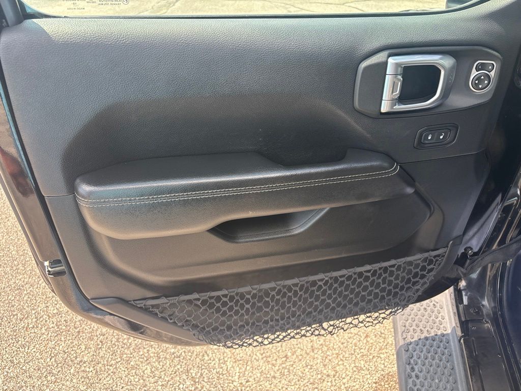 2020 Jeep Wrangler Unlimited Sahara - Photo 17