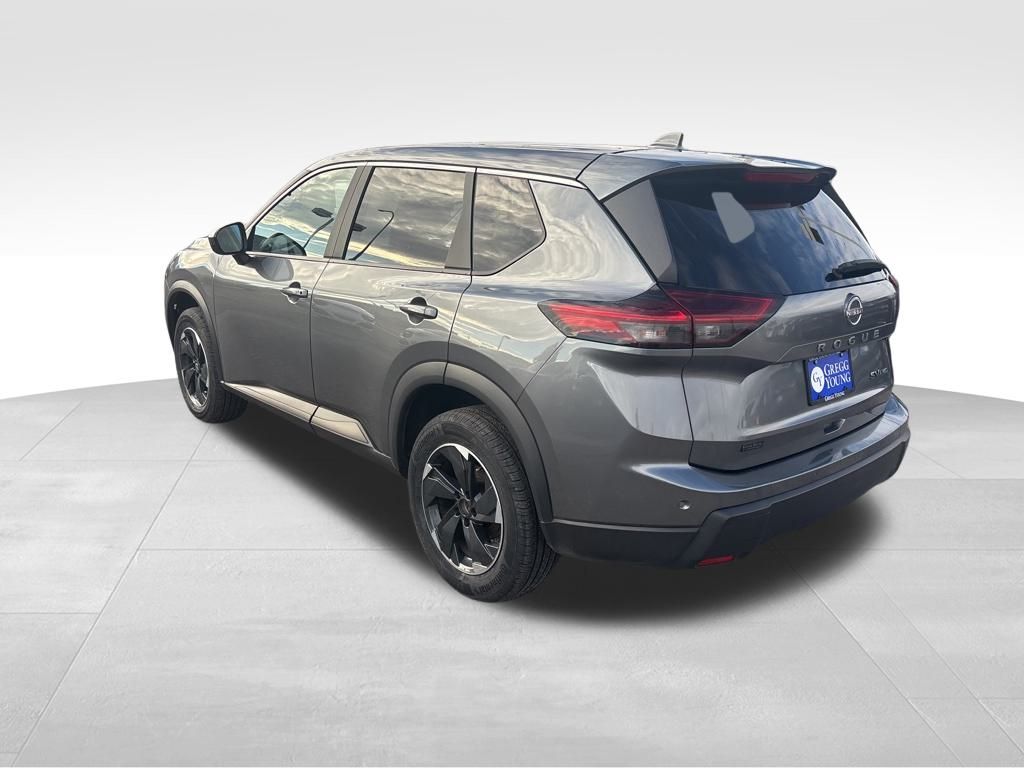 2024 Nissan Rogue SV photo 3