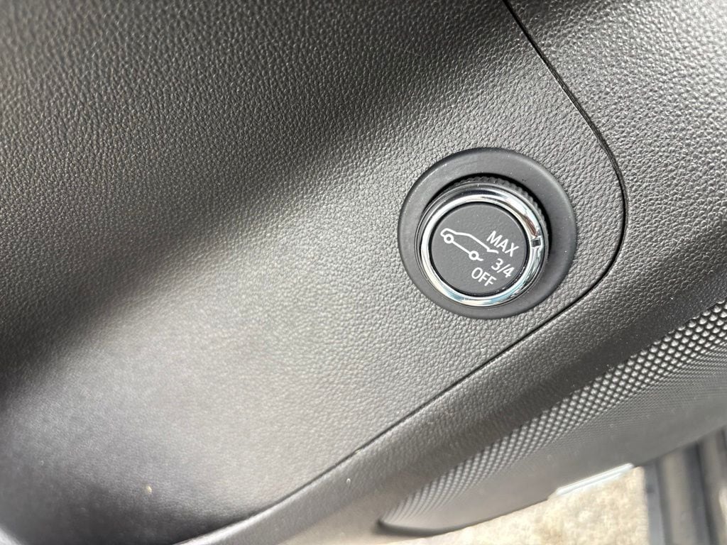2023 GMC Acadia Denali - Photo 17
