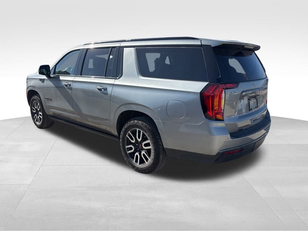 2023 Gmc Yukon XL AT4 photo 3
